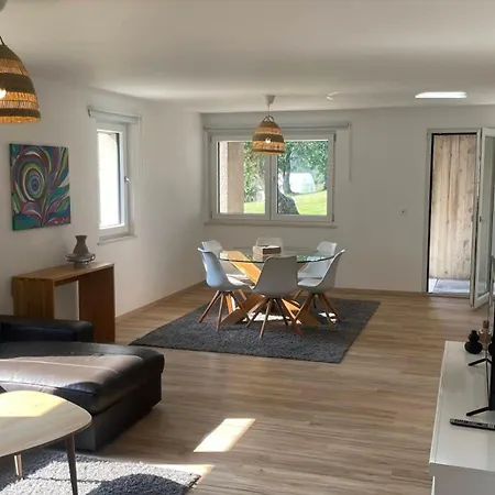 Familial Calme Et Confortable Au Coeur De La Vallee De Joux Apartment